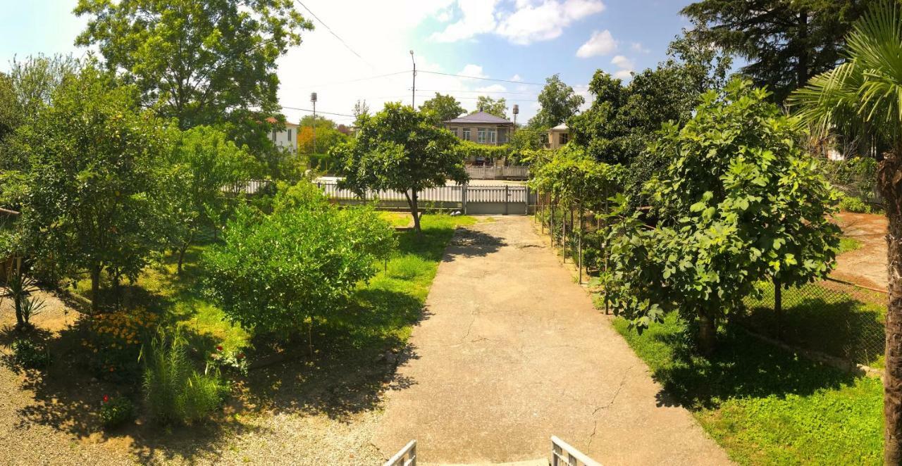 Dea Hotel Zugdidi Kültér fotó